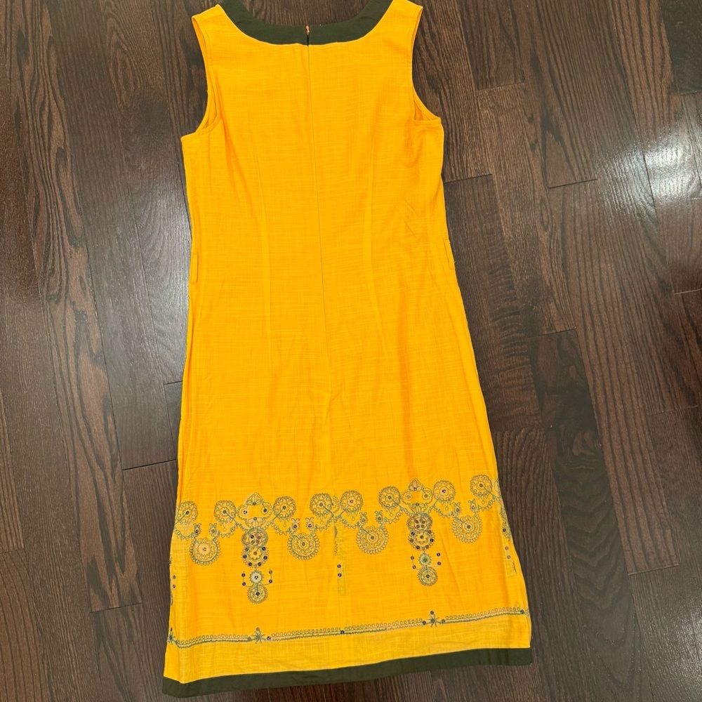 Sleeveless Yellow Embroidered Midi Dress with Dark Green Trim - Picture 4 of 7